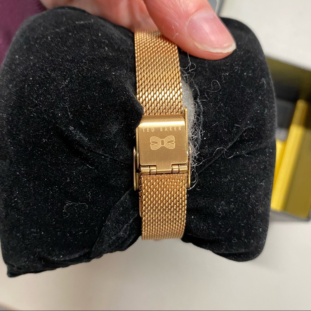 Ted Baker London Womens Watch Floral Rose Gold Strap Hardware Designer Bracelet - Picture 3 of 3